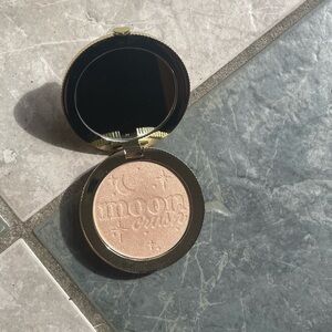 Too Faced Moon Crush Highlighter